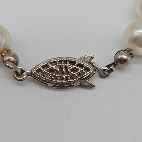 White 8mm Round Simulated Pearl Knotted 18" Necklace Filigree Fishhook Clasp - Picture 3 of 7